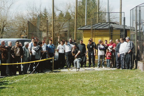 Бацање камена са рамена