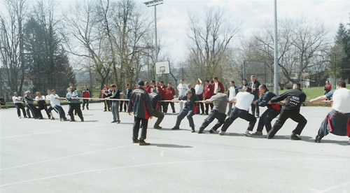 Надвлачење конопцом - теслићки соколови лијево